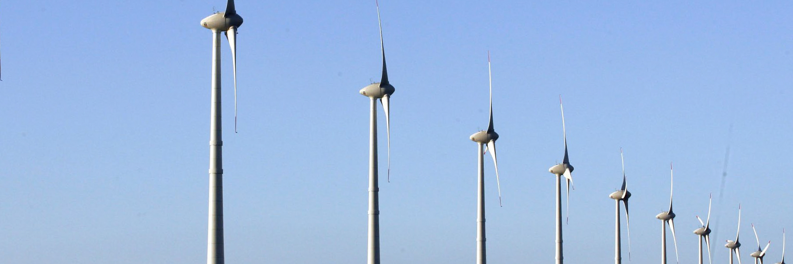 Junto con socios, presentamos “Marco jurídico sobre la transición energética en Brasil, Chile, Colombia y México"